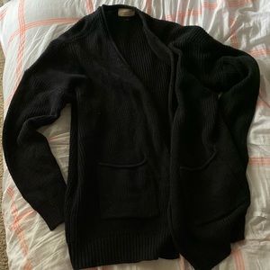 Universal thread cardigan with pockets